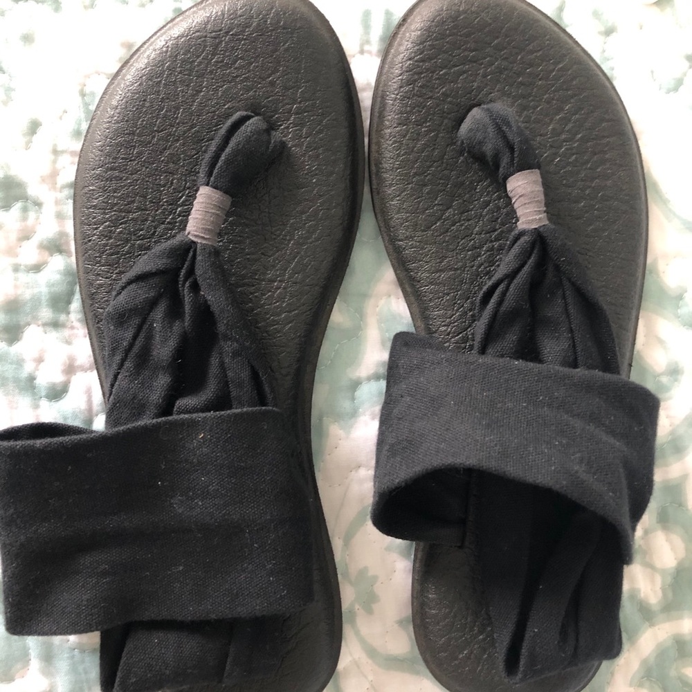 Black Sanuk Sandals Size 7